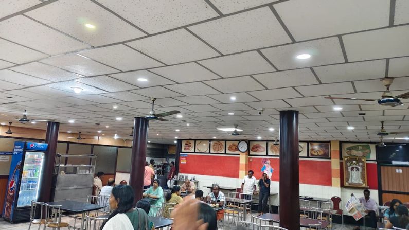 Aryas Aryaas restaurant in Kayamkulam