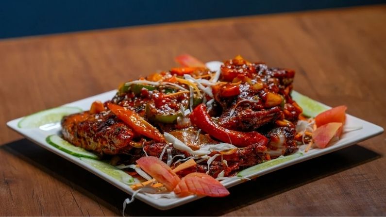 Best dine-in restaurants in Thalassery with spacious seating and pleasant ambience.