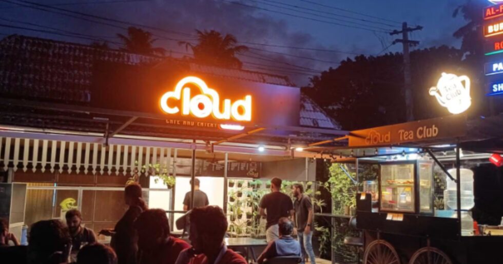 Cafe Cloud Club Chalakkudy dining area