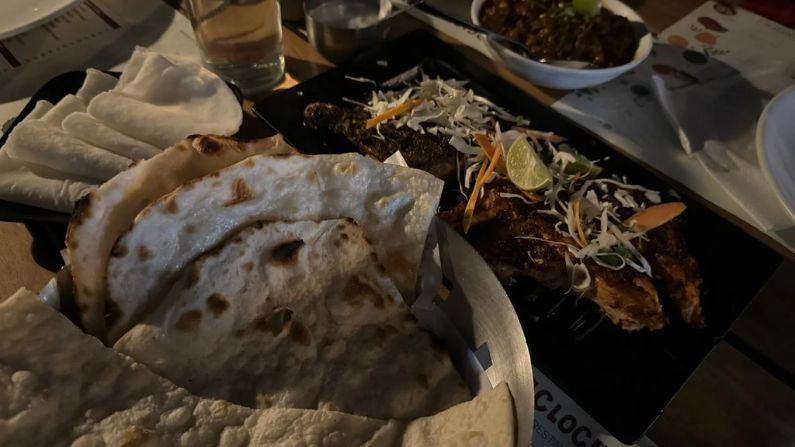 Family restaurants in Koyilandi with comfortable dining space.