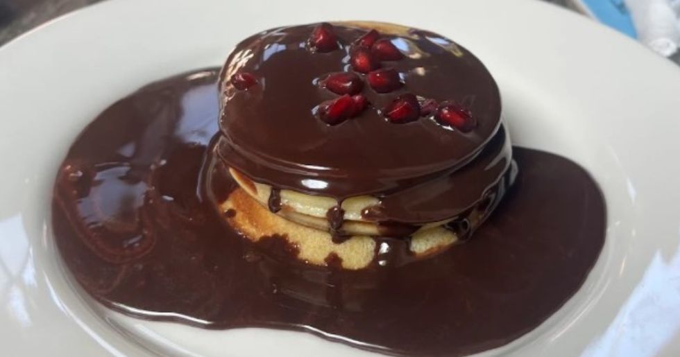 cake Kashi Art Cafe mattanchery