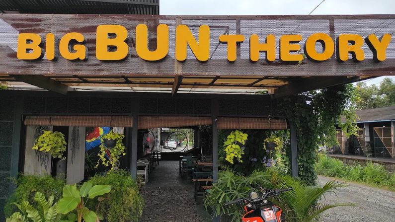 Big Bun Theory in Thrissur popular burger cafe among restaurants in Thrissur