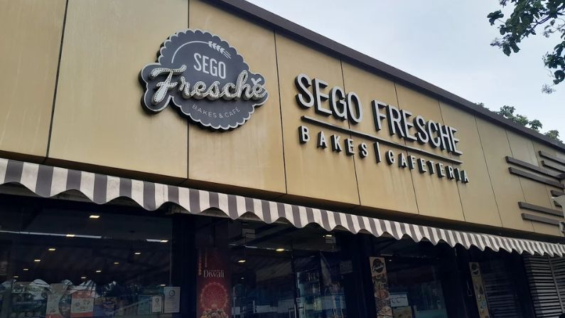 Exterior view of Sego Fresche Restaurant, one of the modern restaurants in Ramanattukara, known for its variety of delicious dishes.