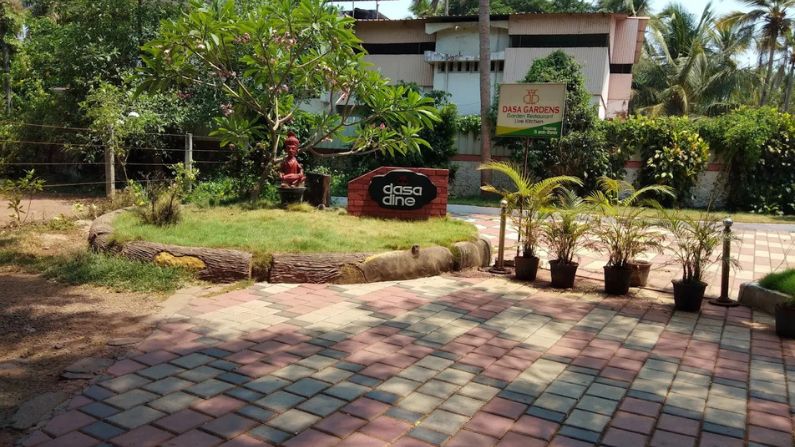 Front view of DASA DINE Pure Veg A/C Family Restaurant, one of the well-known restaurants in Payyannur, serving delicious vegetarian dishes.