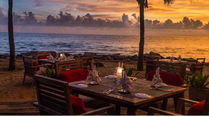 Lighthouse Beach Restaurants in Kovalam