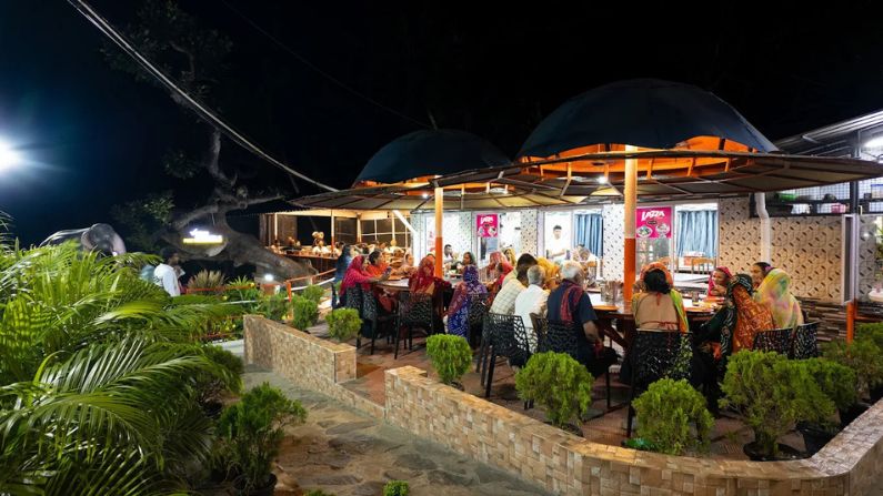 Sea View Restaurants Near Kovalam Lighthouse