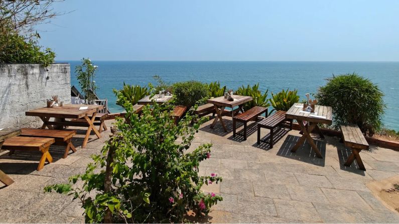 beech view restaurant in varkala<br />
