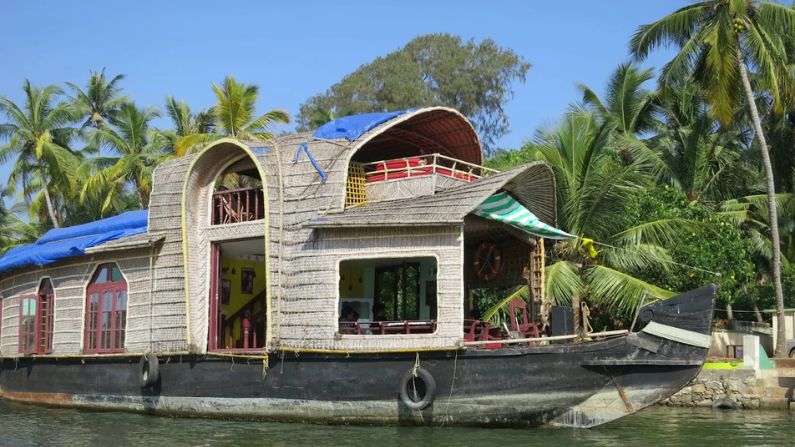 Kayaloram Restaurant Vakkom 
