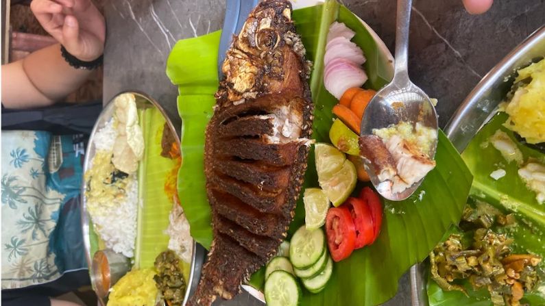 Ruchikoodu sea & lake food restaurant Vakkom 