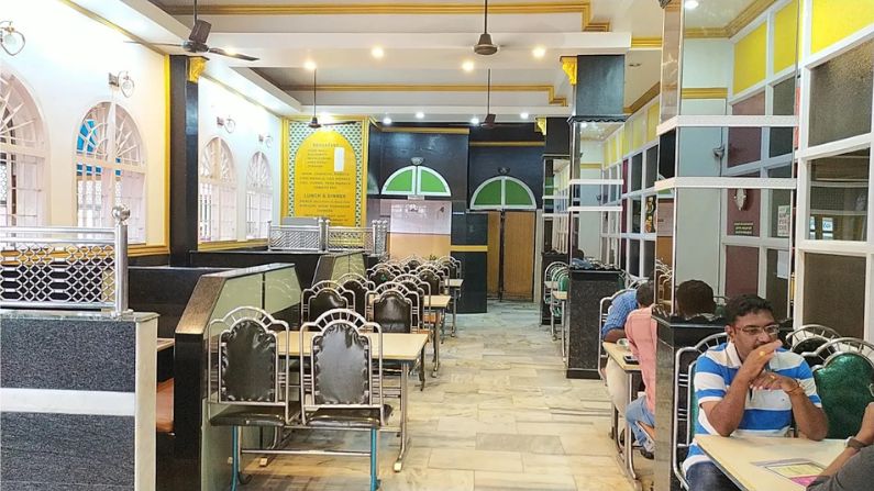Shahi Durbar Family Restaurant in Thampanoor serving biryani, North Indian, and Mughlai cuisine.