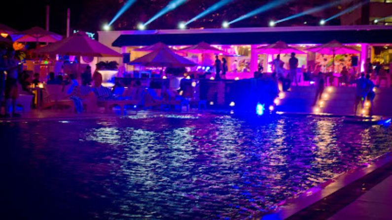 Honey Beach Club restaurant in Pettah with seafood dishes, grilled food, and refreshing beverages.