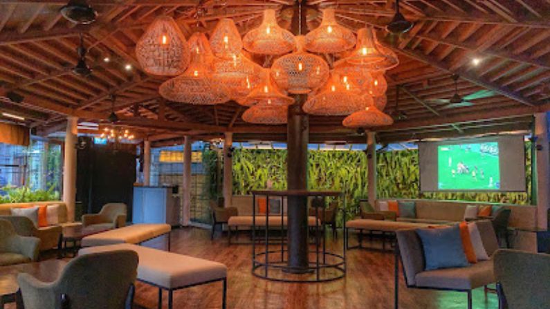 SunsetBlu restaurant in Pettah serving fresh seafood and coastal Kerala specialties.