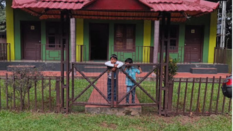 KIP Mess vegetarian restaurant in Thenmala serving Kerala meals