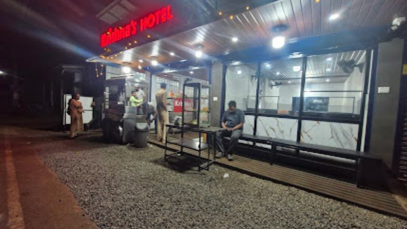 Krishna's Hotel Mangattuparamba serving authentic Kerala vegetarian food