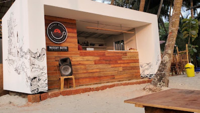 Marshy Bistro in Muzhappilangad serving seafood, burgers, pasta, and grilled fish.