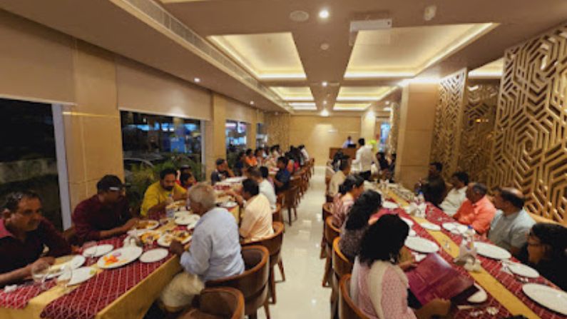 Utham Mahal Vegetarian Restaurant in Anchal serving fresh vegetarian dishes.
