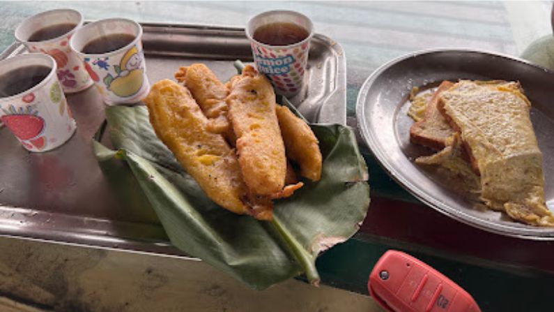 Vana Sree Restaurant Ponmudi offering Kerala meals and refreshments near the hilltop