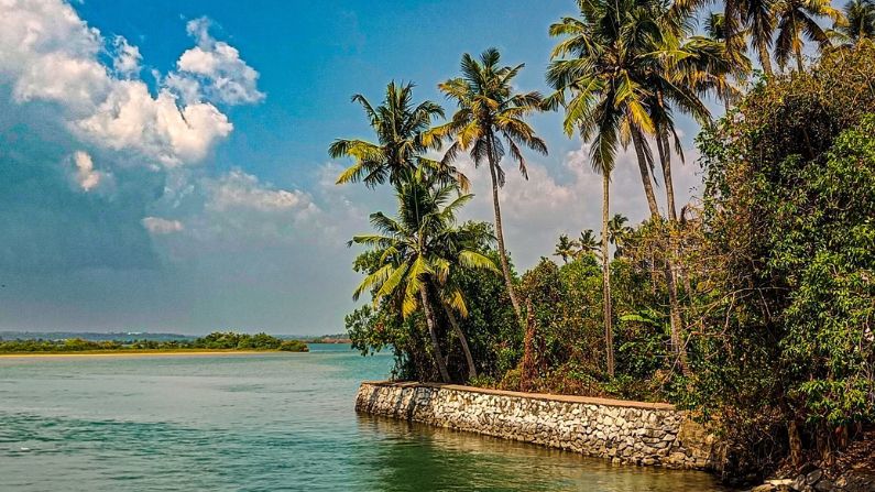 Best restaurants in Kottiyam featuring veg, non-veg, family restaurants, and cafés.