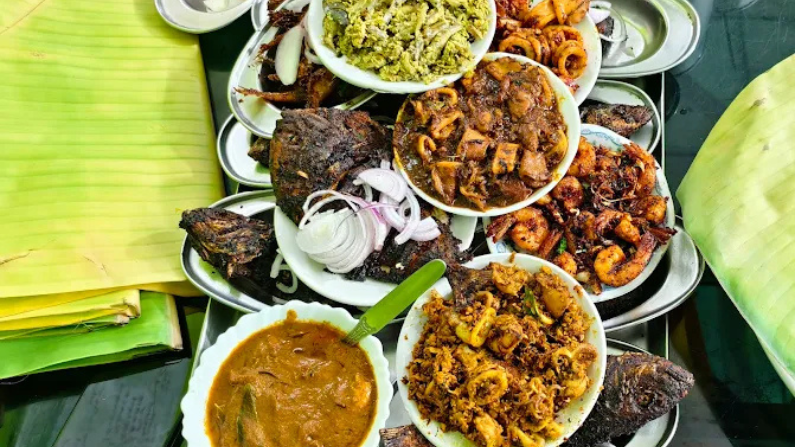 restaurants in karakulam